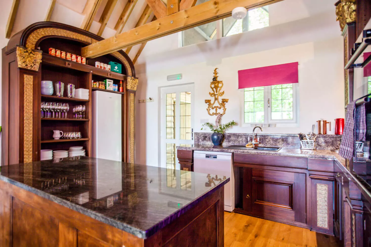 party house to rent near london